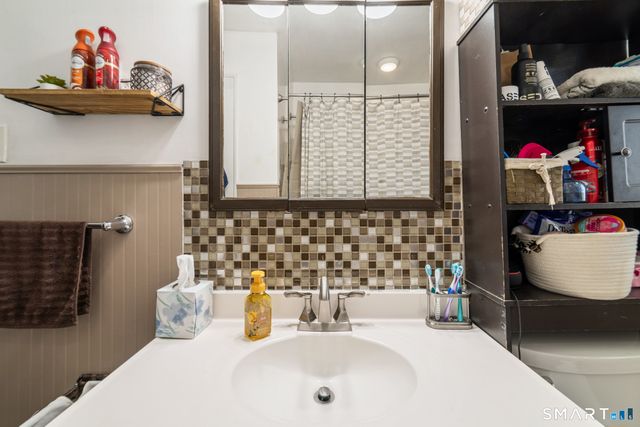 15 Nixon Avenue, Naugatuck, CT 06770