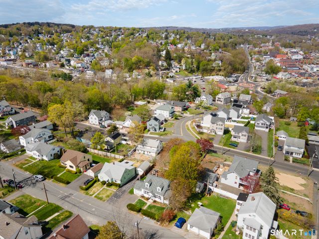 15 Nixon Avenue, Naugatuck, CT 06770