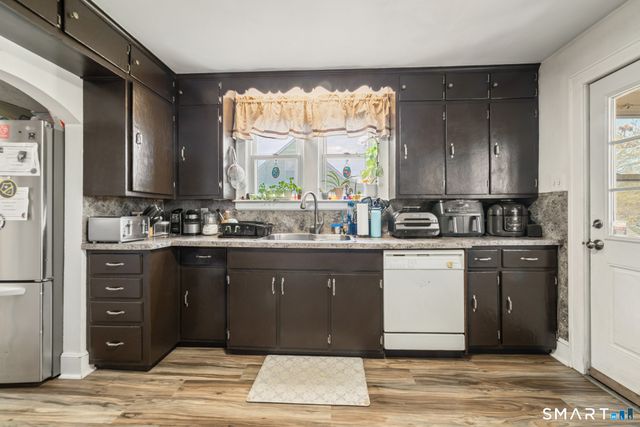 15 Nixon Avenue, Naugatuck, CT 06770