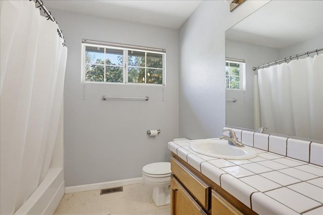 13540 N Keystone Ct, Penn Valley, CA 95946