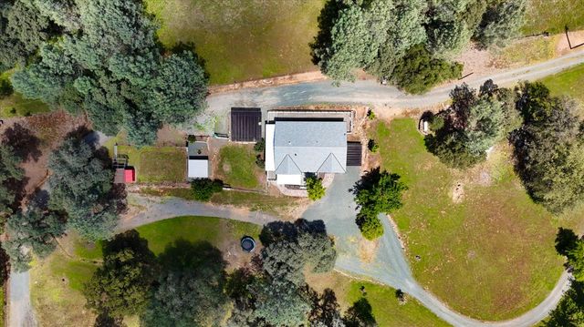 13540 N Keystone Ct, Penn Valley, CA 95946
