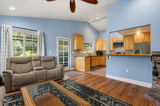 13540 N Keystone Ct, Penn Valley, CA 95946