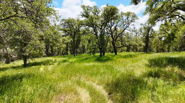 13540 N Keystone Ct, Penn Valley, CA 95946