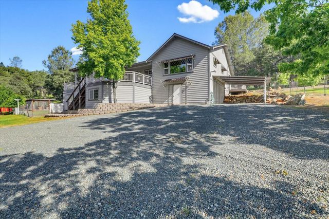 13540 N Keystone Ct, Penn Valley, CA 95946