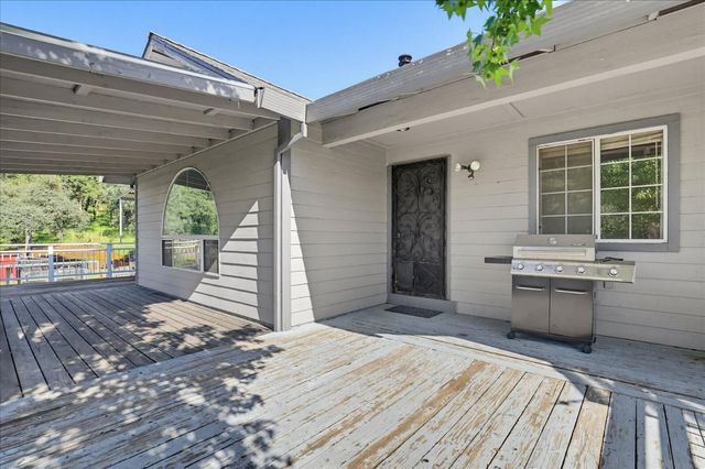 13540 N Keystone Ct, Penn Valley, CA 95946