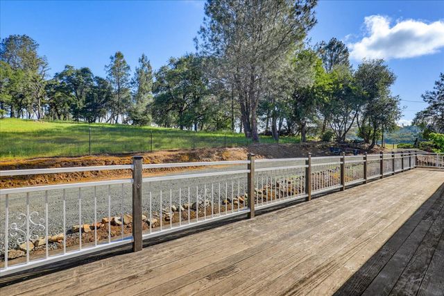 13540 N Keystone Ct, Penn Valley, CA 95946