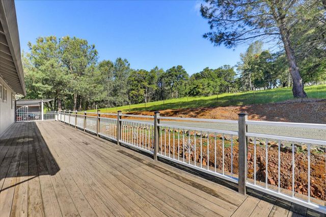 13540 N Keystone Ct, Penn Valley, CA 95946