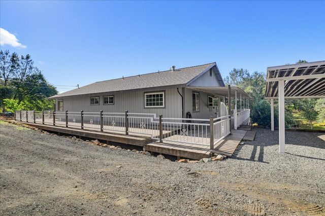 13540 N Keystone Ct, Penn Valley, CA 95946