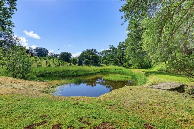 13540 N Keystone Ct, Penn Valley, CA 95946