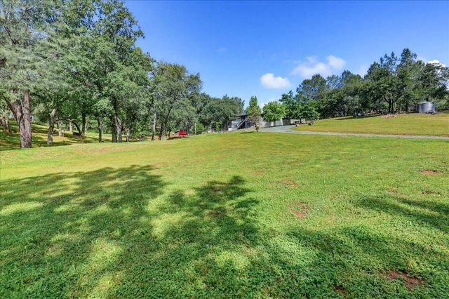 13540 N Keystone Ct, Penn Valley, CA 95946