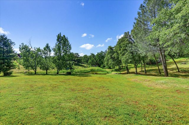 13540 N Keystone Ct, Penn Valley, CA 95946