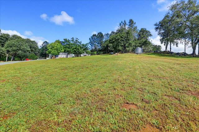 13540 N Keystone Ct, Penn Valley, CA 95946
