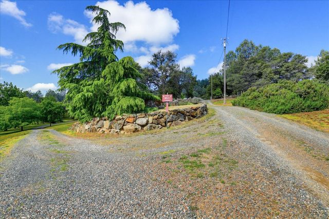 13540 N Keystone Ct, Penn Valley, CA 95946