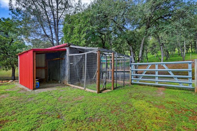 13540 N Keystone Ct, Penn Valley, CA 95946