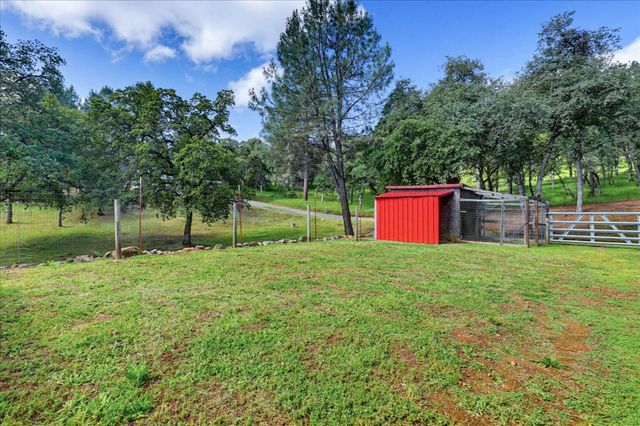 13540 N Keystone Ct, Penn Valley, CA 95946