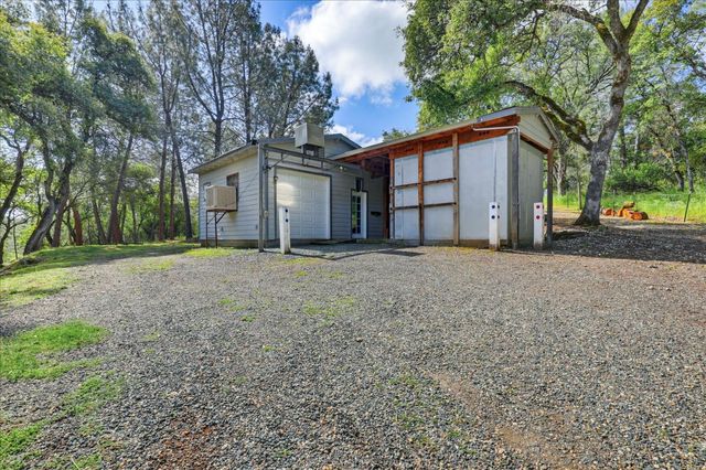 13540 N Keystone Ct, Penn Valley, CA 95946