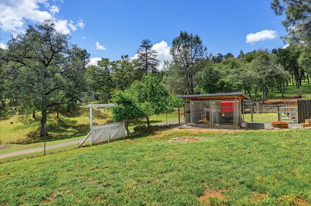 13540 N Keystone Ct, Penn Valley, CA 95946