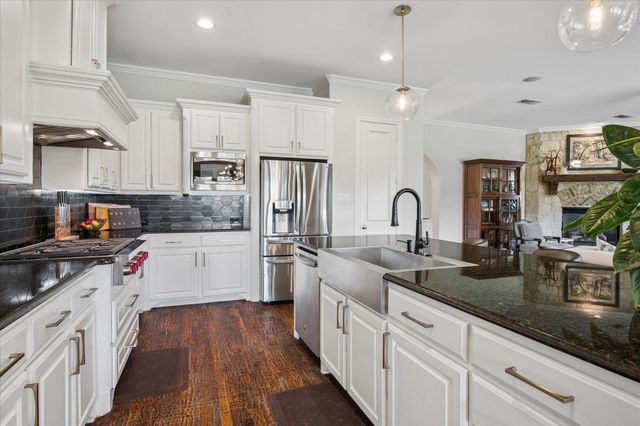 2378 King Arthur Boulevard, Lewisville, TX 75056