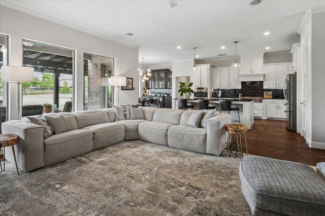 2378 King Arthur Boulevard, Lewisville, TX 75056