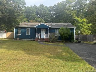 17 Golden Gate Drive, Shirley, NY 11967