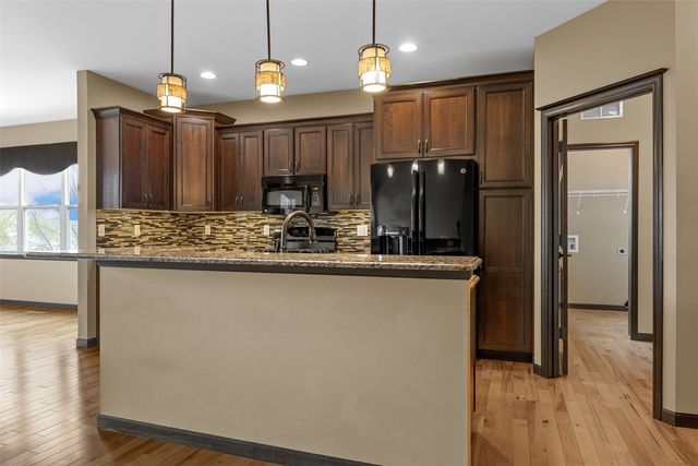 2106 Hallbrook ST SW, Cedar Rapids, IA 52404