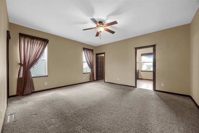 2106 Hallbrook ST SW, Cedar Rapids, IA 52404