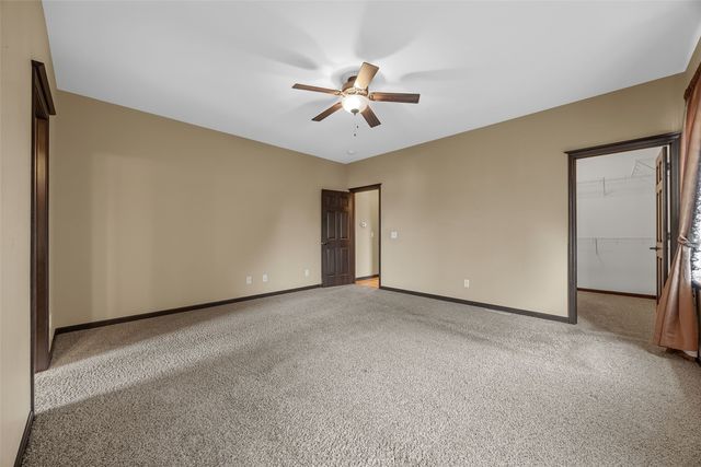 2106 Hallbrook ST SW, Cedar Rapids, IA 52404