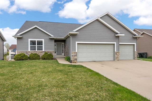 2106 Hallbrook ST SW, Cedar Rapids, IA 52404