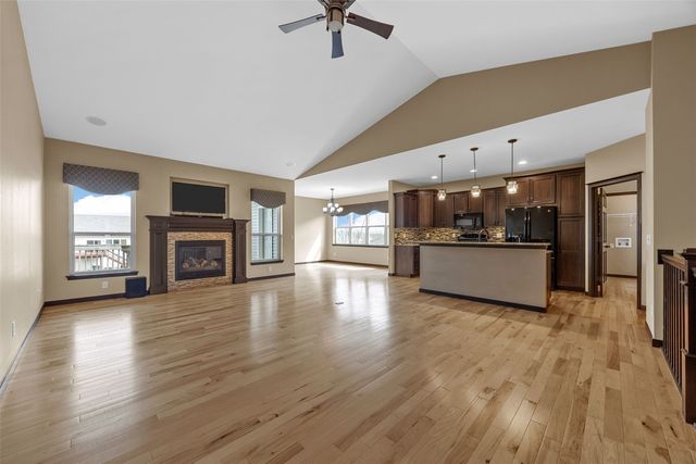 2106 Hallbrook ST SW, Cedar Rapids, IA 52404