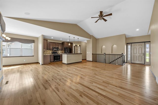 2106 Hallbrook ST SW, Cedar Rapids, IA 52404