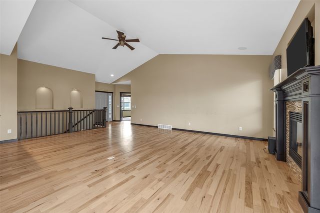 2106 Hallbrook ST SW, Cedar Rapids, IA 52404