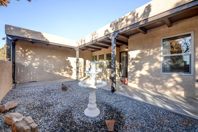 3900 EMBUDITO Drive NE, Albuquerque, NM 87111