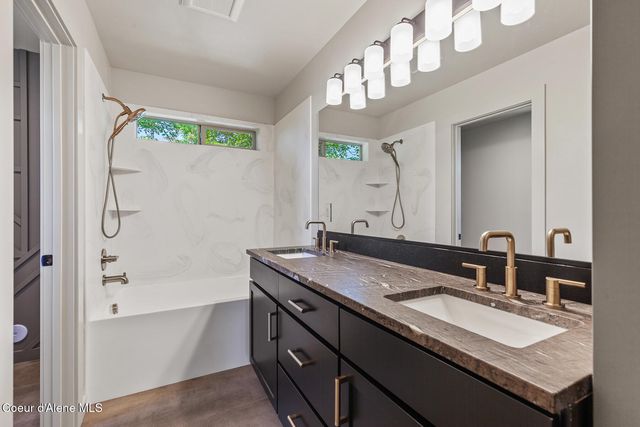 945 N 5TH ST, Coeur D'alene, ID 83814