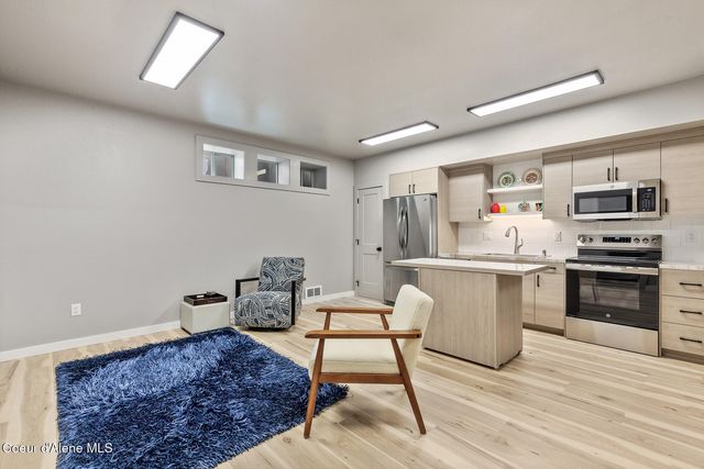 945 N 5TH ST, Coeur D'alene, ID 83814