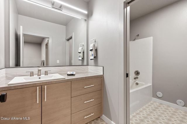 945 N 5TH ST, Coeur D'alene, ID 83814