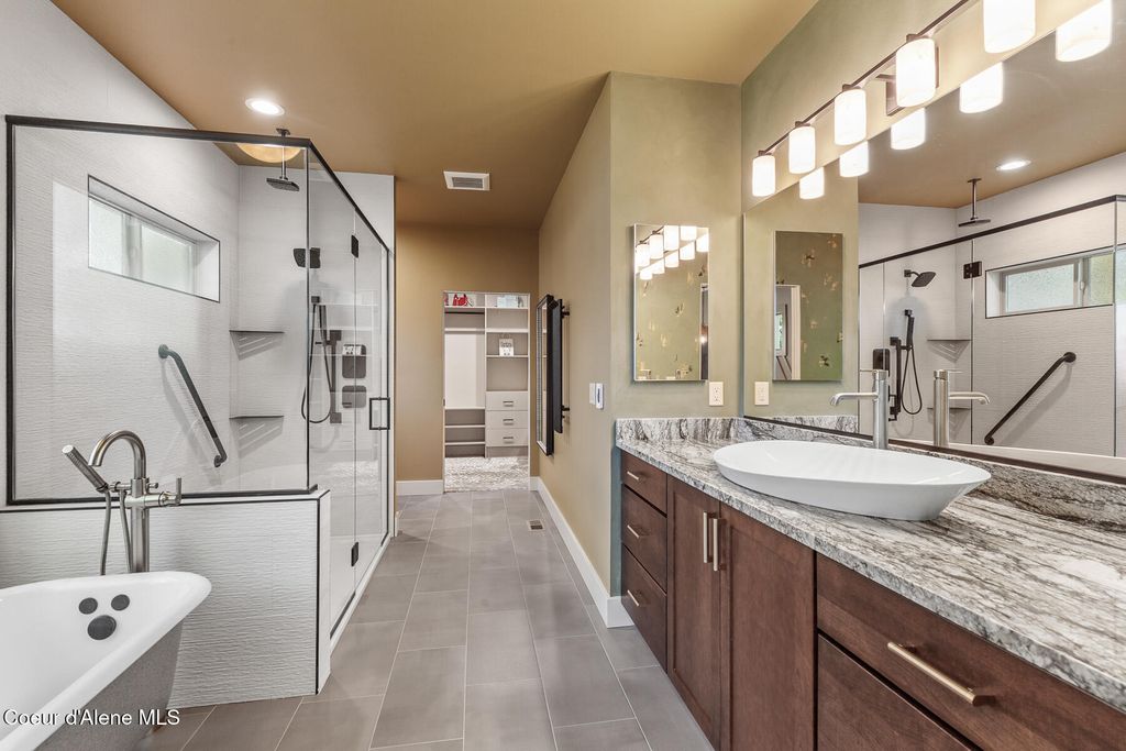 945 N 5TH ST, Coeur d'Alene, ID 83814 photo 14