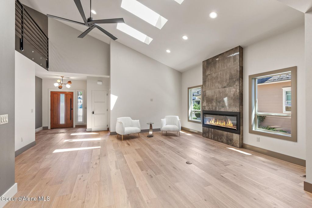 945 N 5TH ST, Coeur d'Alene, ID 83814 photo 5