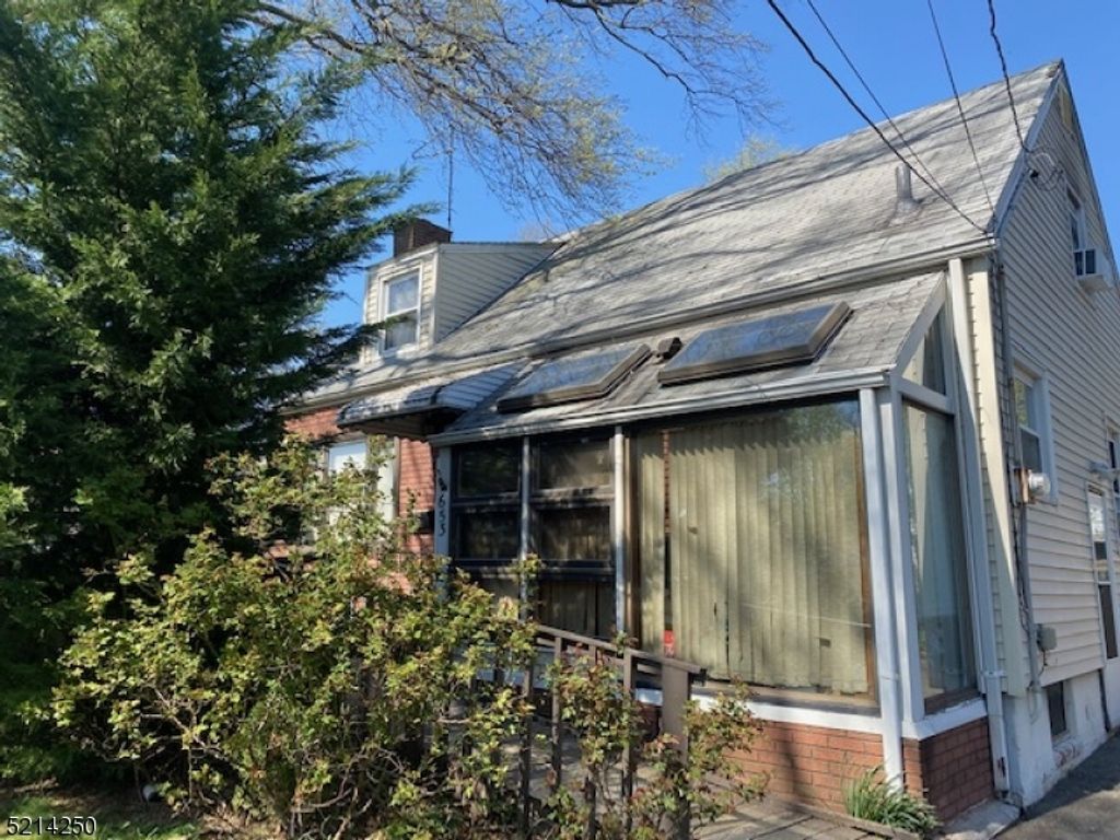653 Thomas Pl, Rahway City, NJ 07065