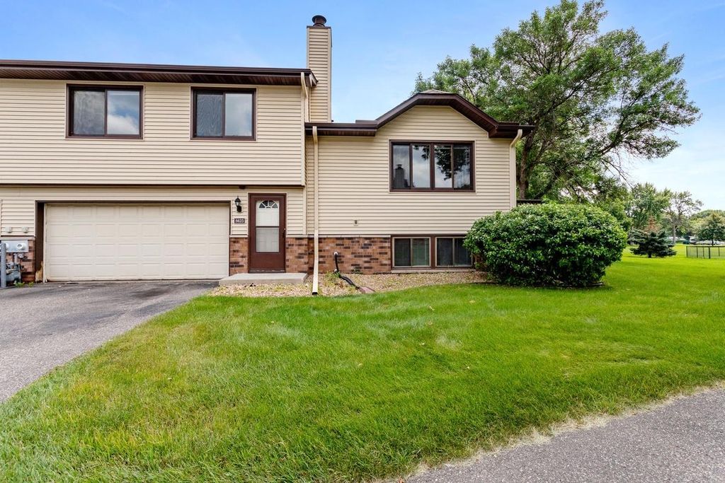 8625 S Maplebrook Circle, Brooklyn Park, MN 55445