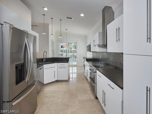 8859 Ventura WAY, Naples, FL 34109