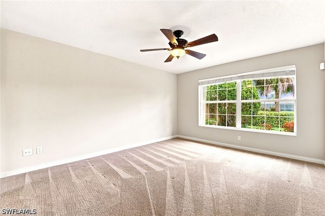 8141 Xenia LN, Naples, FL 34114