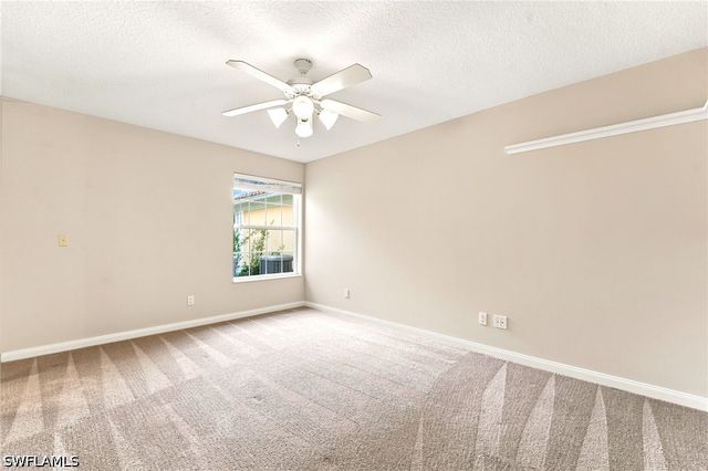 8141 Xenia LN, Naples, FL 34114