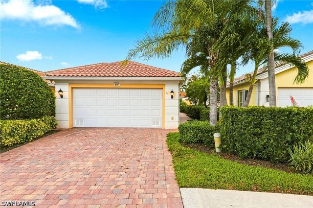 8141 Xenia LN, Naples, FL 34114