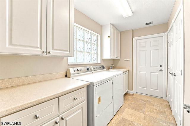 8141 Xenia LN, Naples, FL 34114
