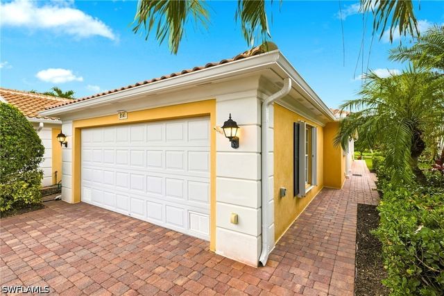 8141 Xenia LN, Naples, FL 34114