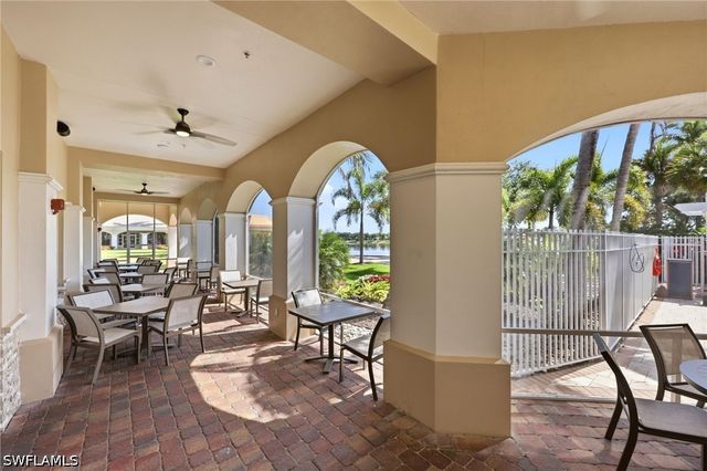 8141 Xenia LN, Naples, FL 34114