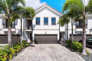 4455 E Aqua Bella Lane, Dania Beach, FL 33312