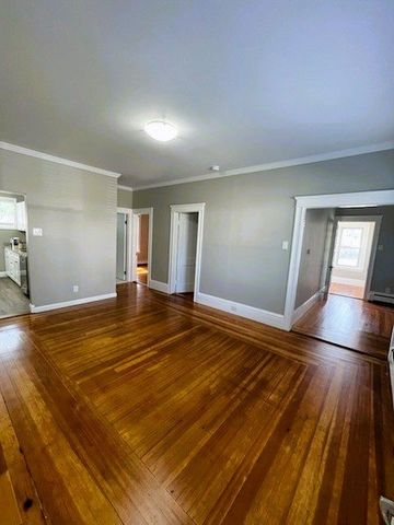 568 Prospect Street 1R, Woonsocket, RI 02895