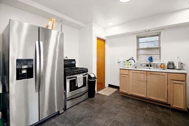 13707 S Atlantic Avenue, Riverdale, IL 60827