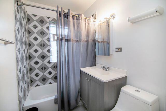 13707 S Atlantic Avenue, Riverdale, IL 60827